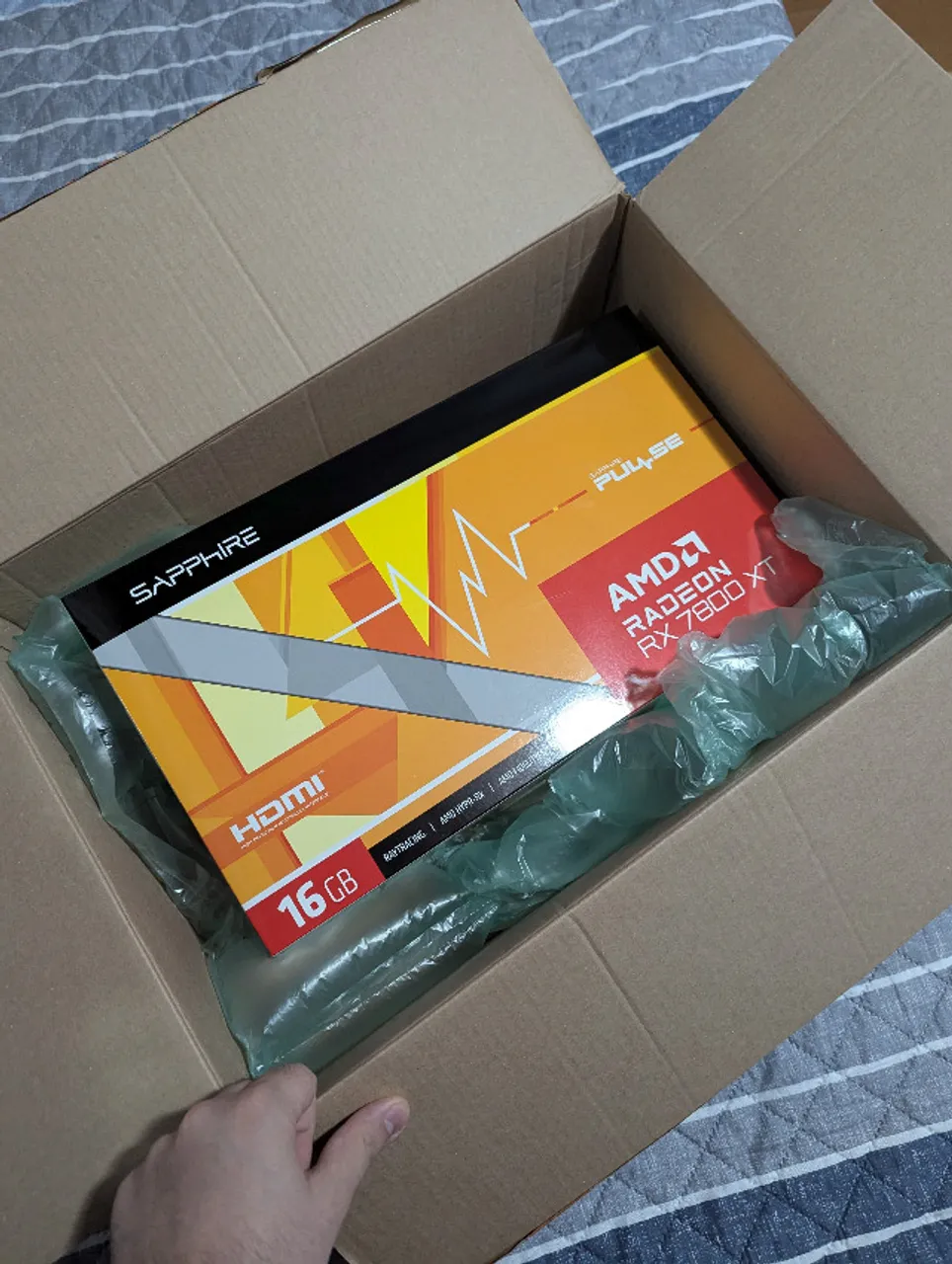 Placa de vídeo Sapphire RX 7800 XT Pulse 16GB. (Dourados-MS e Sinop-MT)