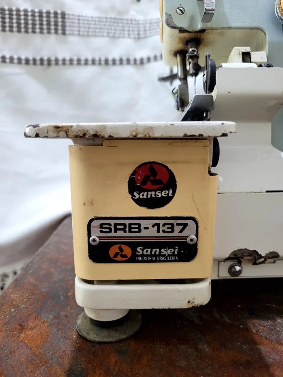 Máquina Overloque Sansei SRB-137 - Foto 6