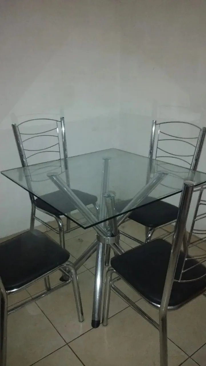 Mesa de Jantar em Vidro e Aço Inox preço de oportunidade