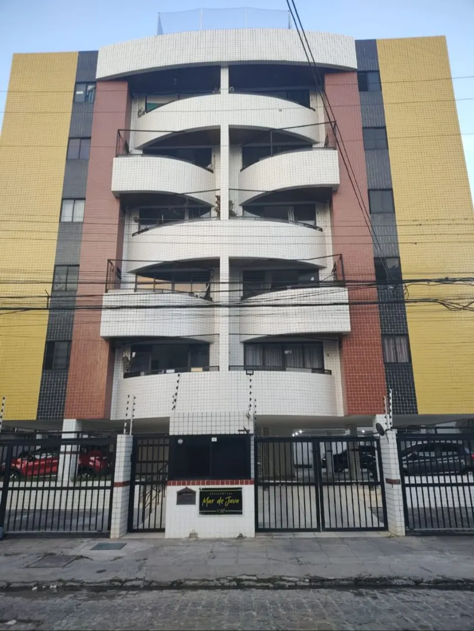 Apto 100 M2, 3 quartos, sendo 1 suite, nascente, Stela Maris.