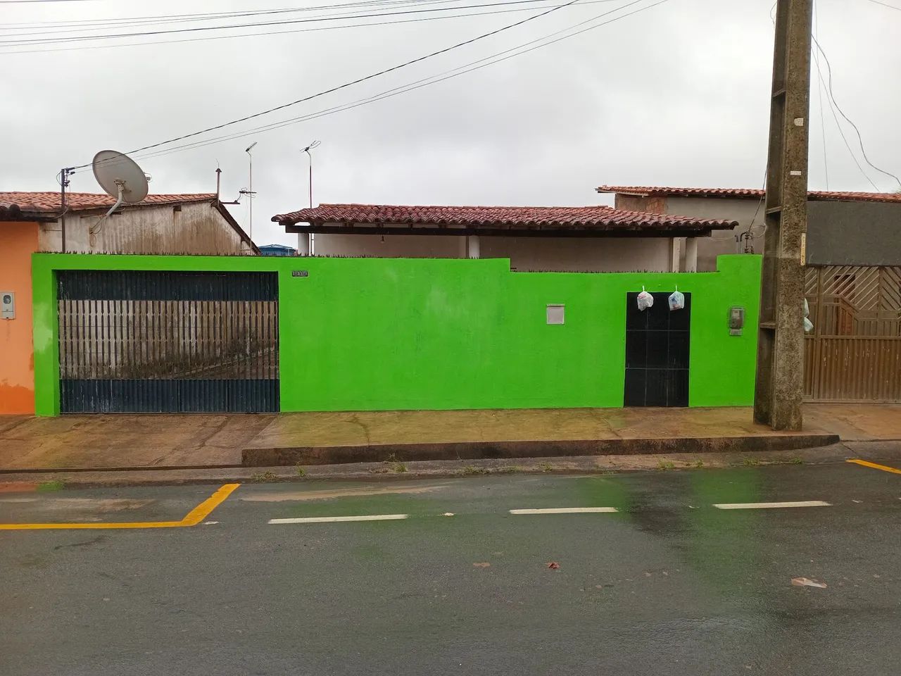 Casa com bastante área livre