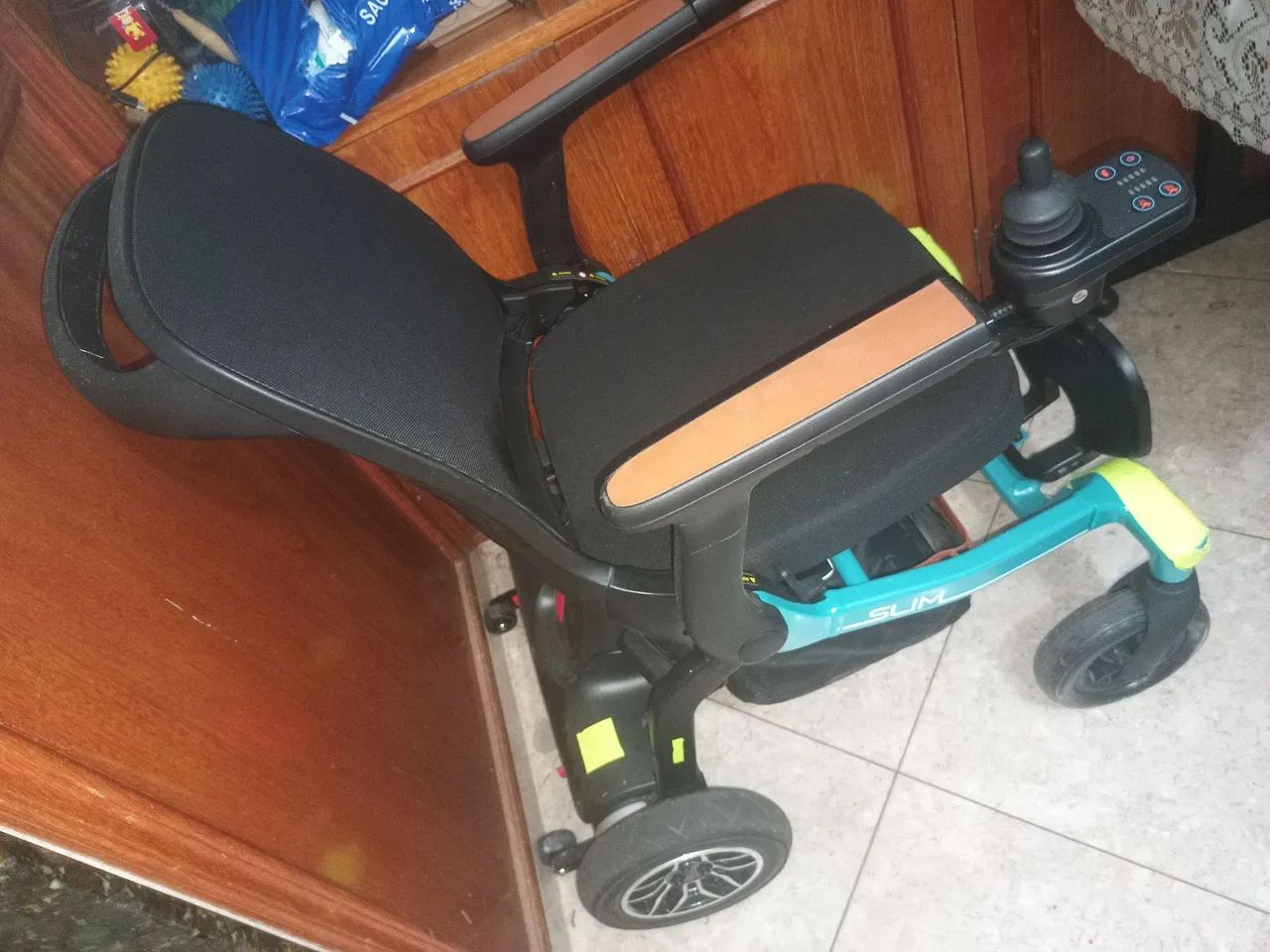 Cadeira de rodas elétrica dobrável Power lite slim - Foto 3