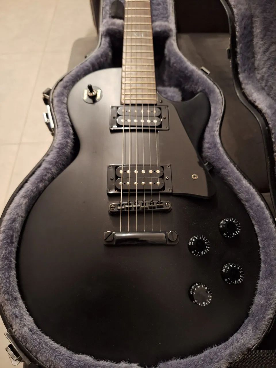 Guitarra Epiphone Les Paul Gothic - com Hardcase original - ZERADA