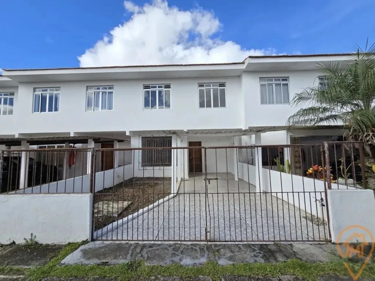 Sobrado com 4 quartos para alugar por R$ 2300.00, 105.26 m2 - BOQUEIRAO - CURITIBA/PR