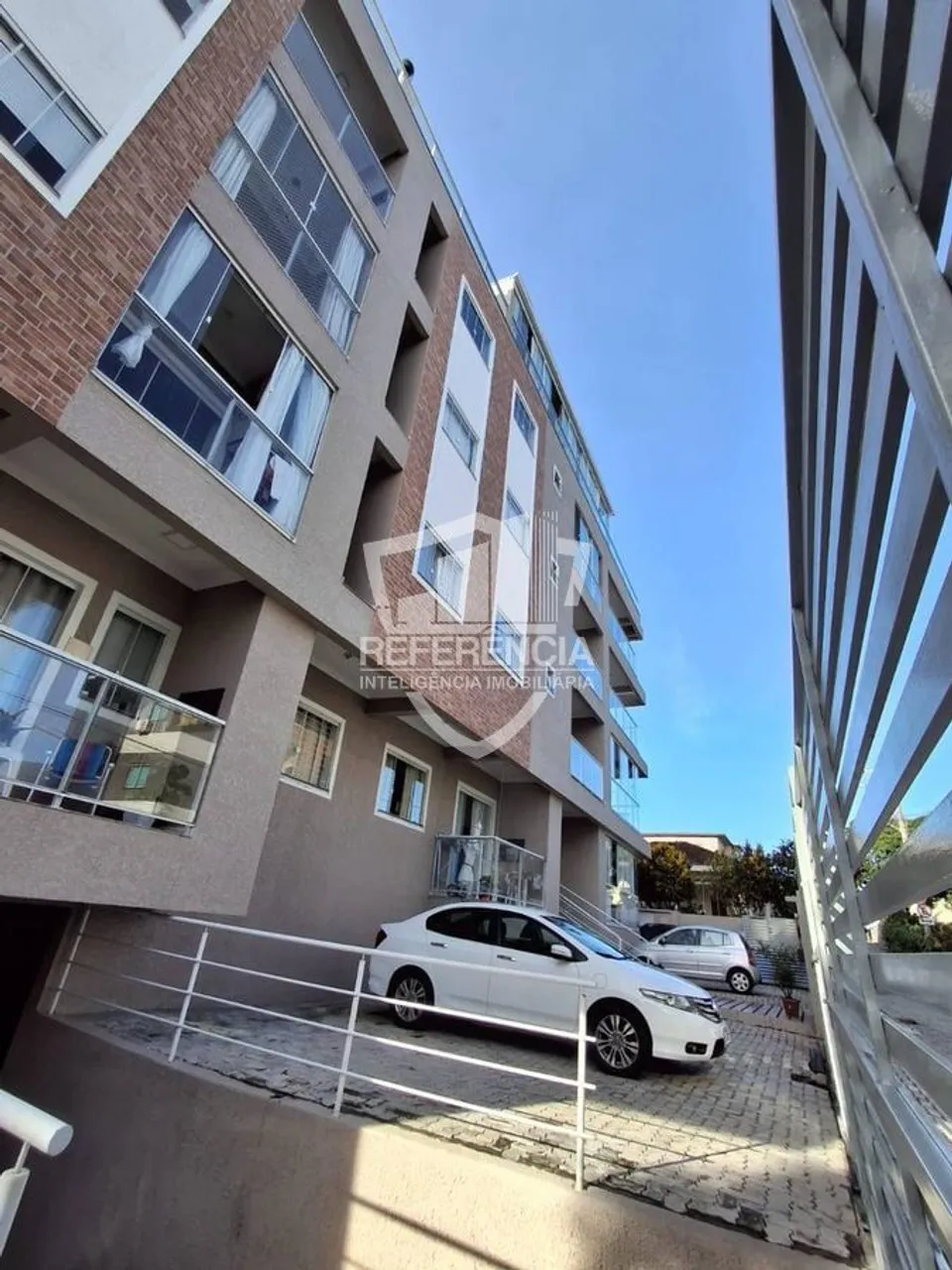 Apartamento 2 Dorms (1 Suíte) | Cozinha Planejada | Churrasqueira na Sacada
