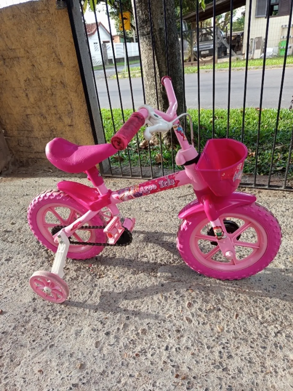 Bicicleta infantil com rodinhas