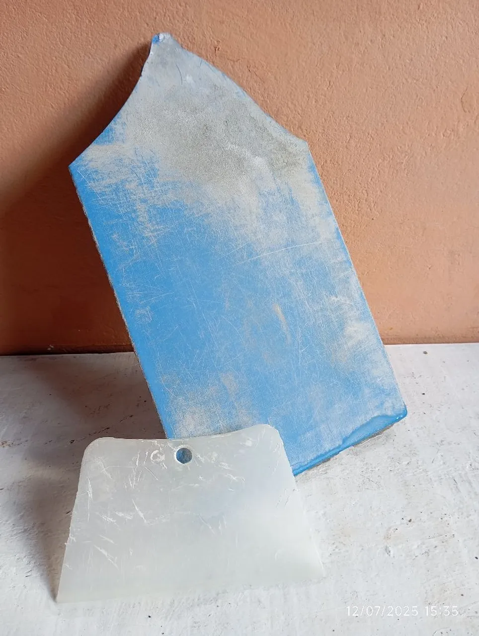 Espátula e desempenadeira para pintura