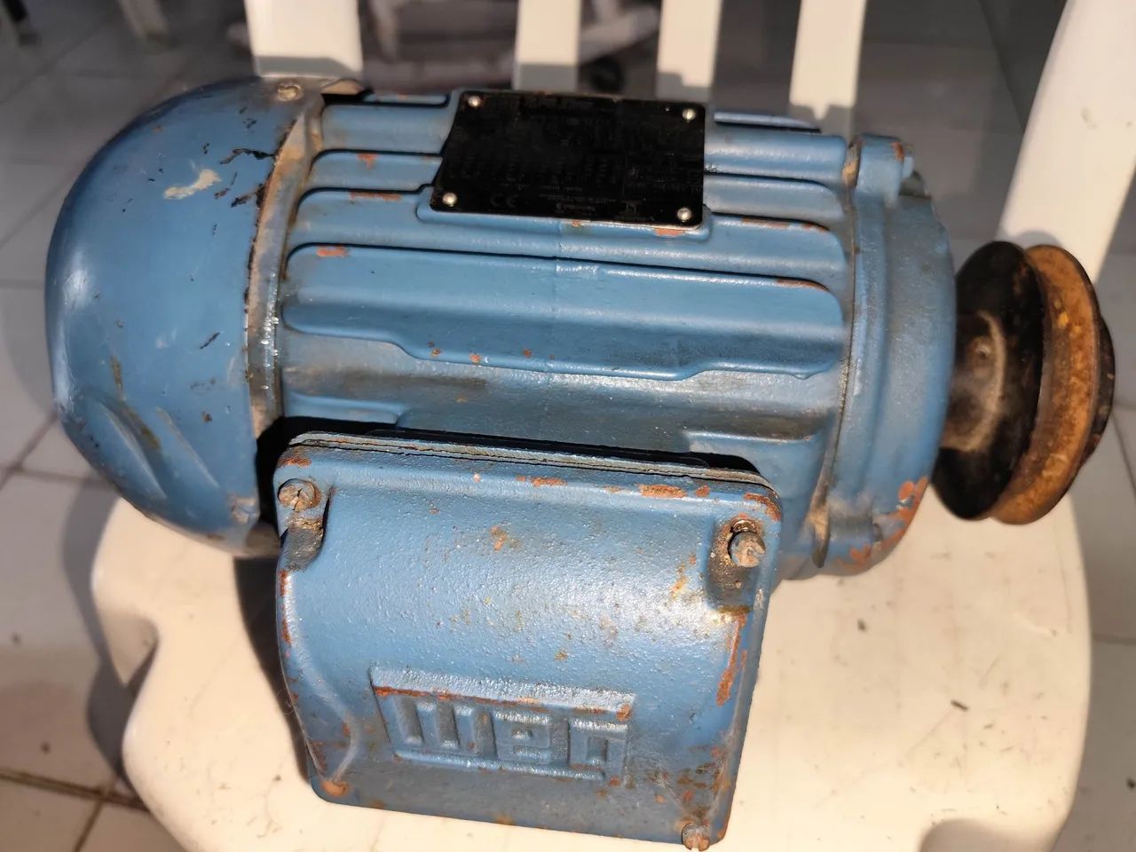 Motor trifásico 3cv 4polos com polia weg - Foto 4