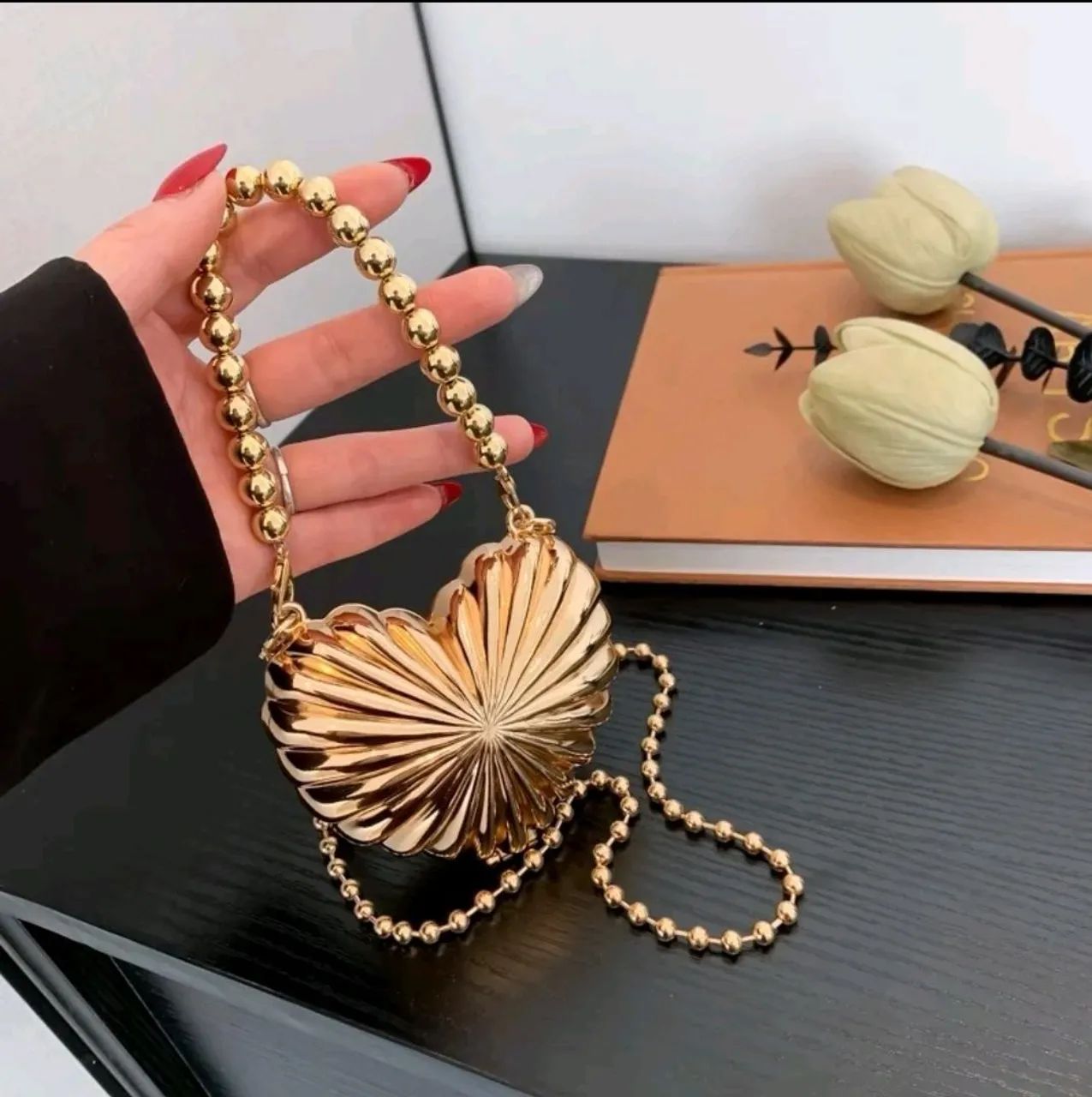 Bolsa metal minimalista "Dourada"  - Foto 5