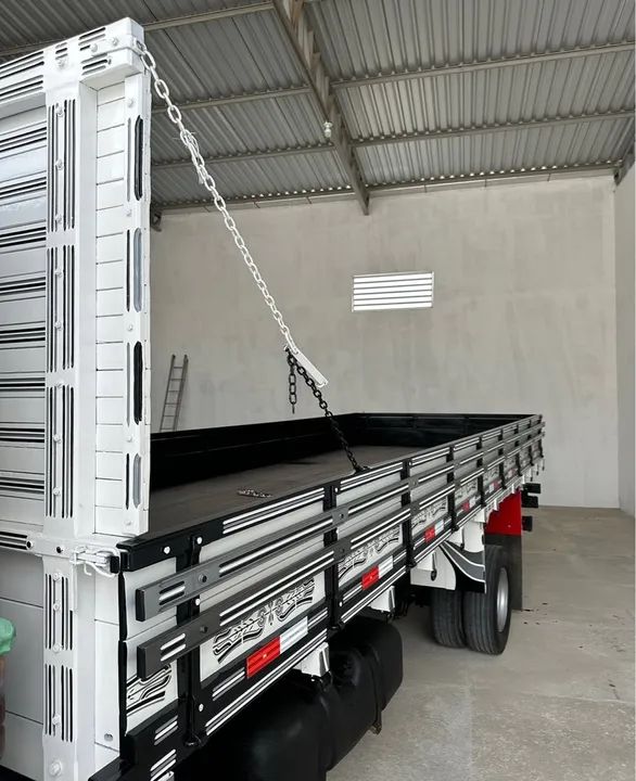 Mb Accelo 815  Carroceria  - Foto 4