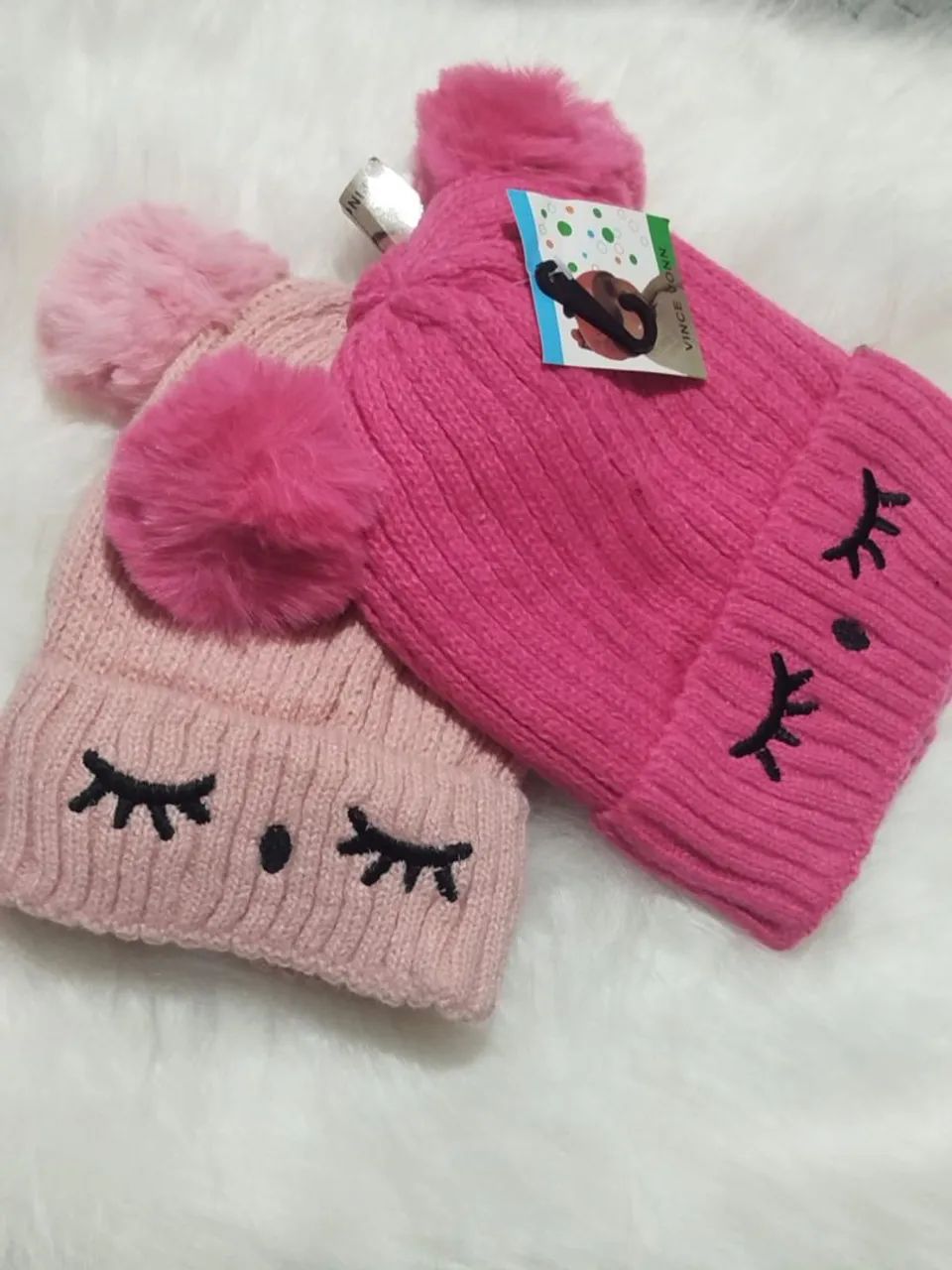 Kit de toucas de lã rosa infantil com desenho