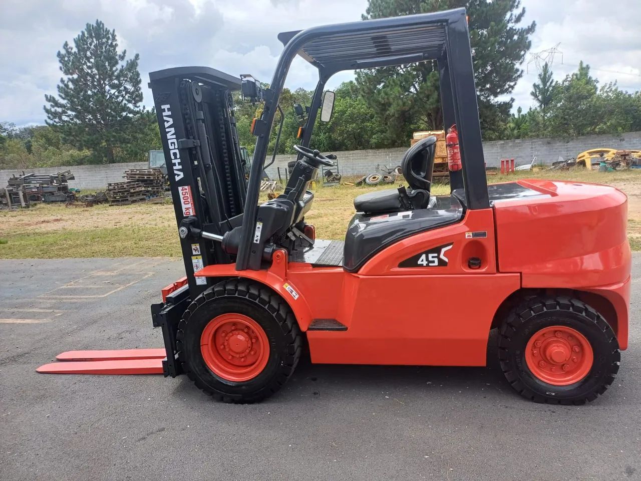Empilhadeira Hangcha - 4.5 Toneladas aceito troca  - Foto 2