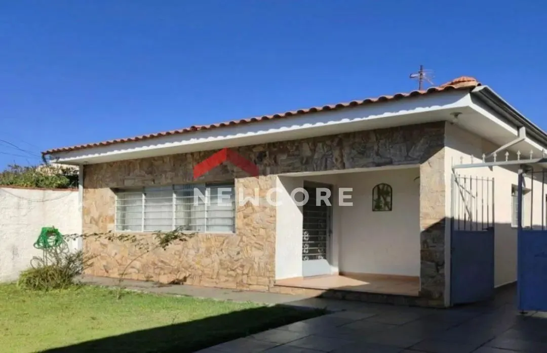Casa em Avenida Mariano Souza Mello - Vila Mogilar - Mogi das Cruzes/SP