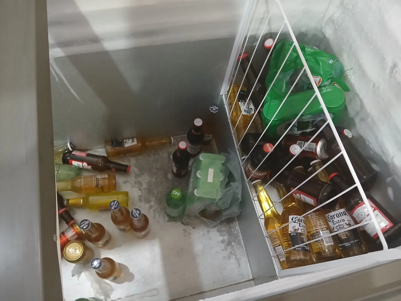 Freezer semi novo