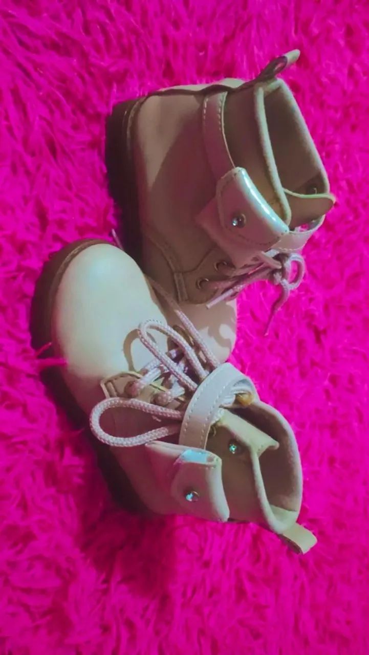 Bota n°2464840829089283121