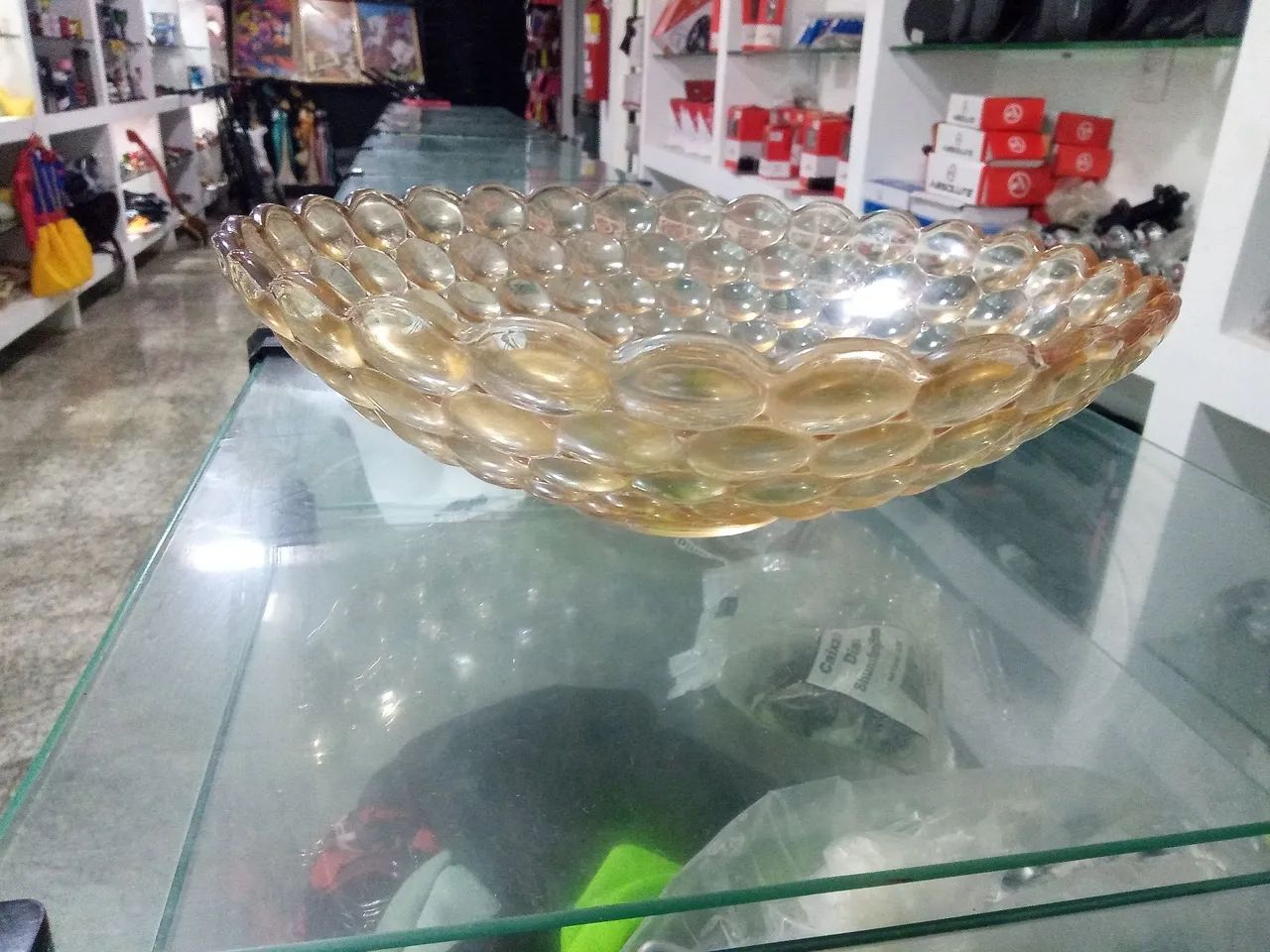 Bowl de vidro transparente com bolhas