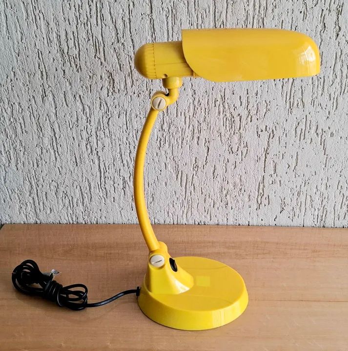 Luminária de Mesa articulada Tok Stok anos 80 funcionando. - Foto 2