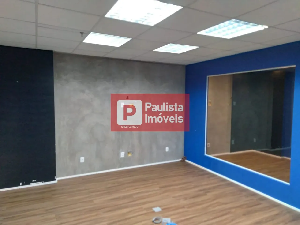 Sala Comercial Pronta, com piso, teto com luminárias, com 3 divisões, para locação, Chácar