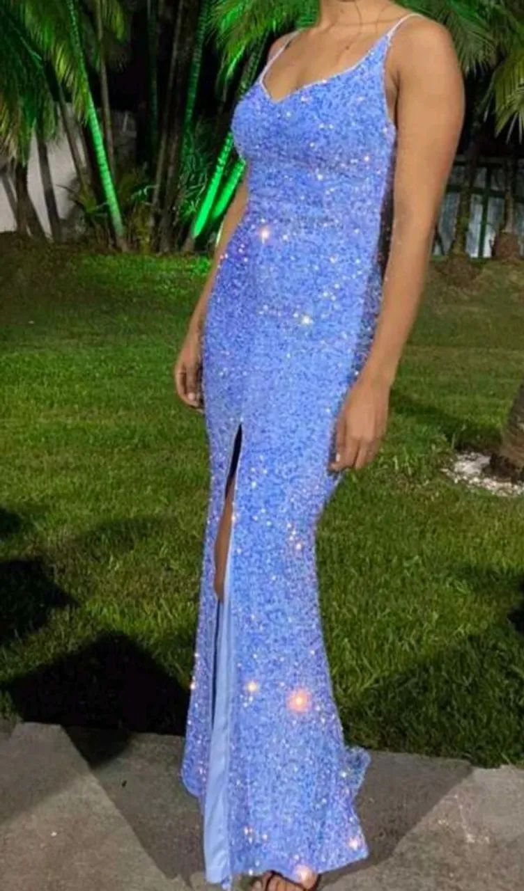 Vestido de festa azul brilhante