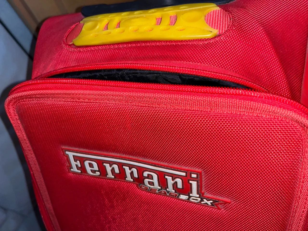 AITENTICA  Mochila Ferrari COM SELO DE AUTENTICIDADE FERRARI COMPRADA NA EUROPA - Foto 4