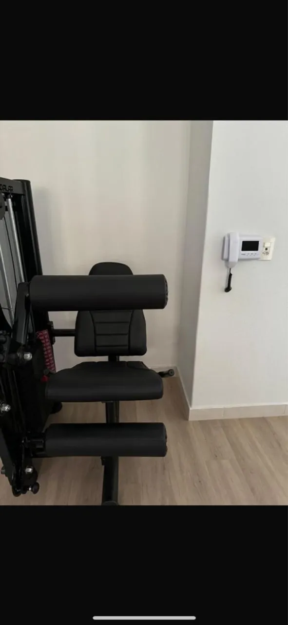Aparelho de Musculação. Extensora e flexora