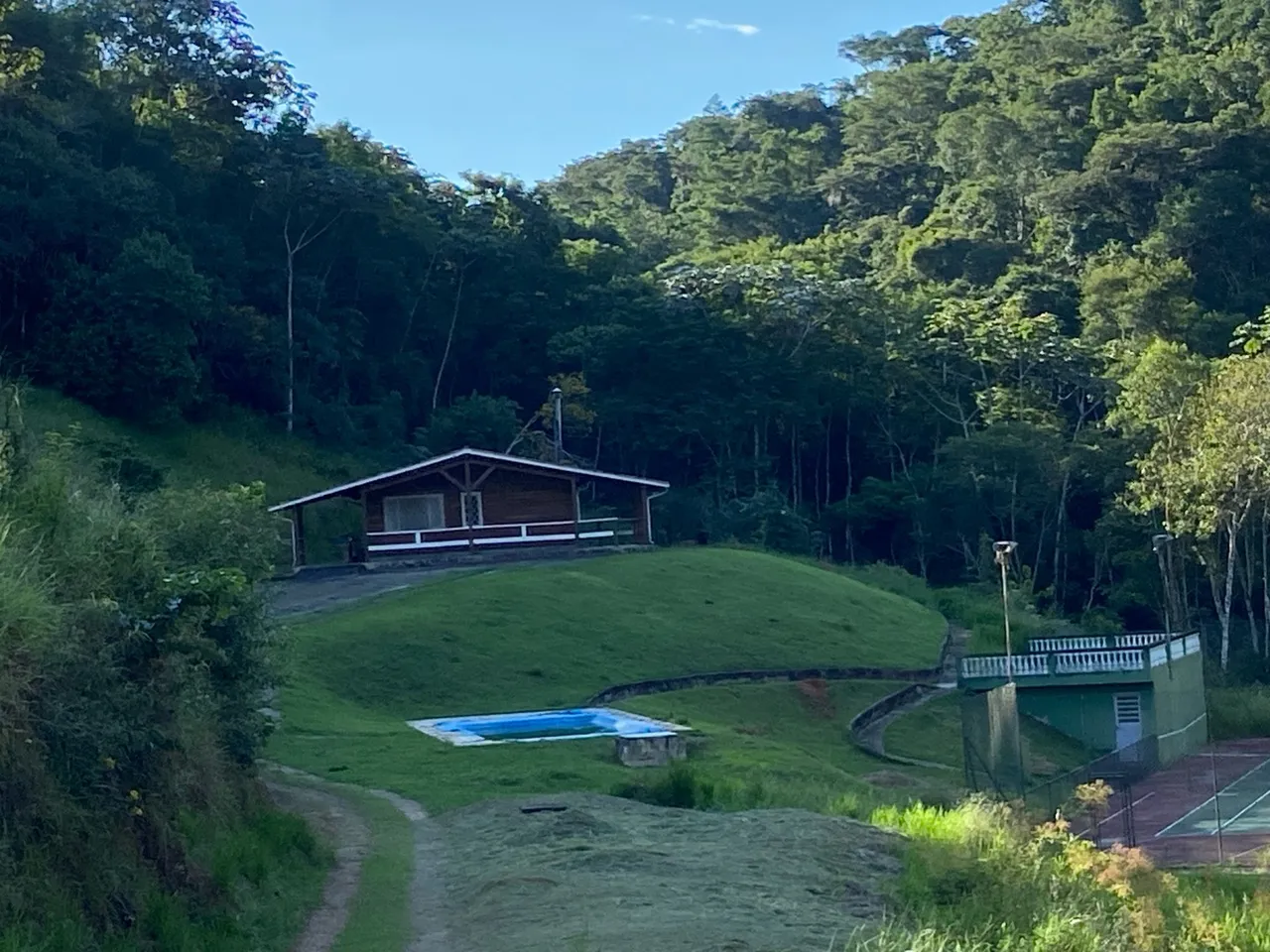 Sítio em jambeiro,muito verde!!,oportunidade..,