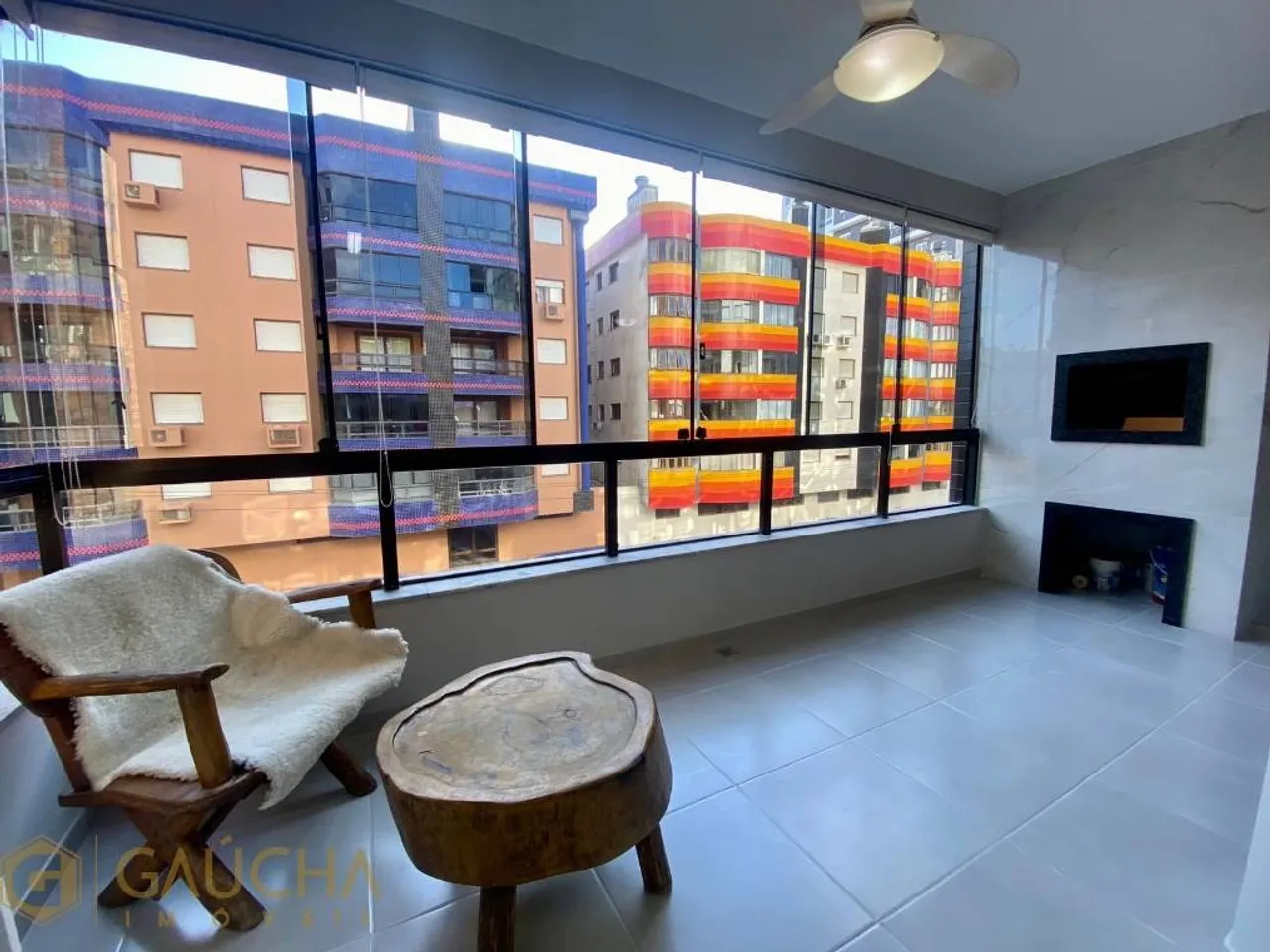 Em Capão da Canoa, belíssimo apartamento totalmente reformado e mobiliado!!