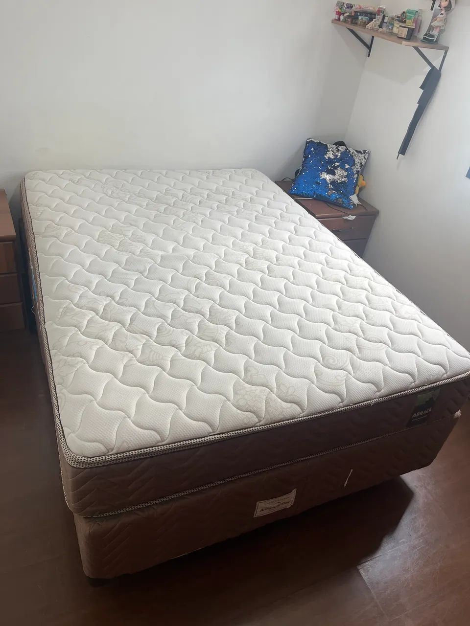 Cama Casal AMERICANFLEX com BOX (2 anos de uso e muito conservada)