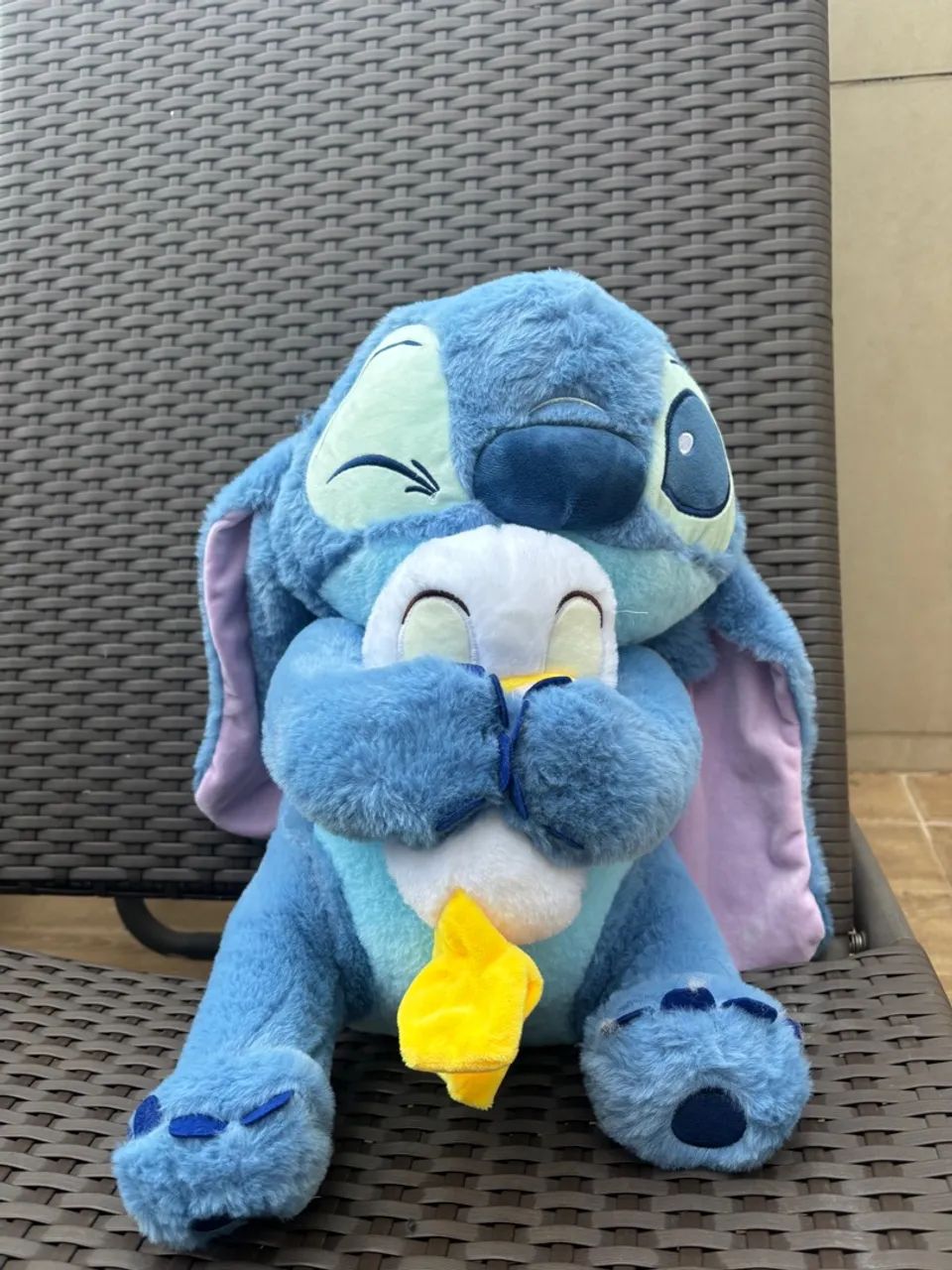 Stitch Pelúcia com pato