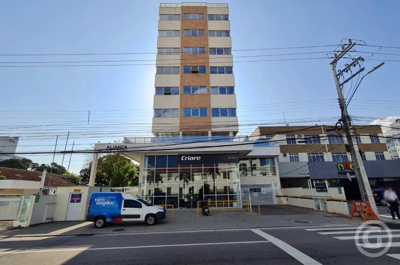 Excelente oportunidade no Estreito: apartamento com vaga de garagem dupla