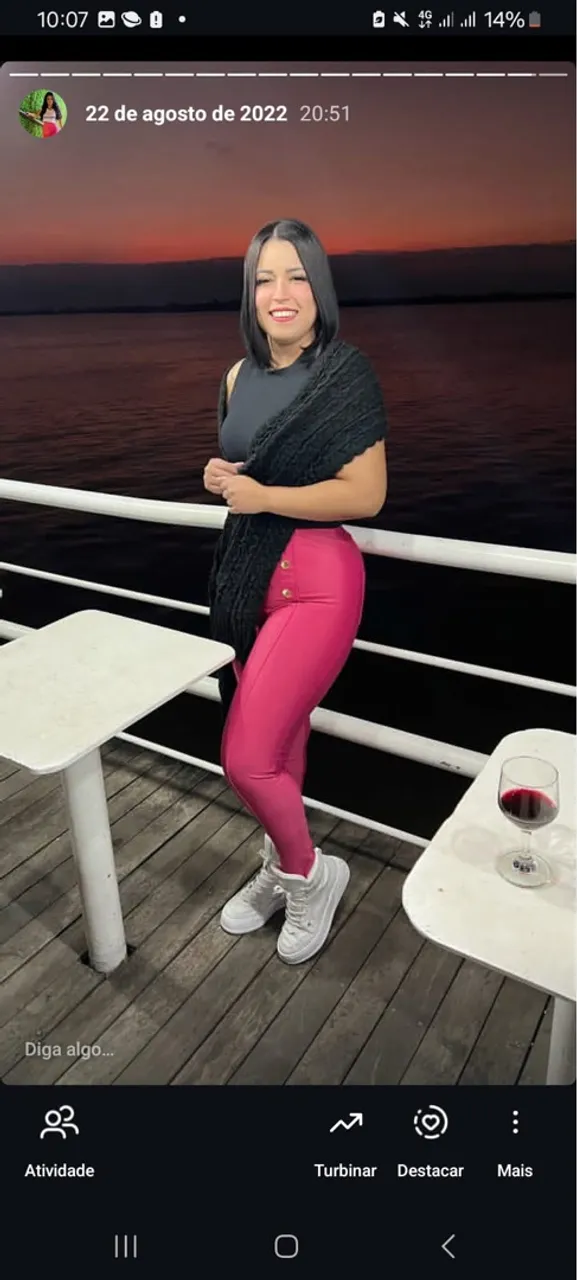 Calça rosa estilosa