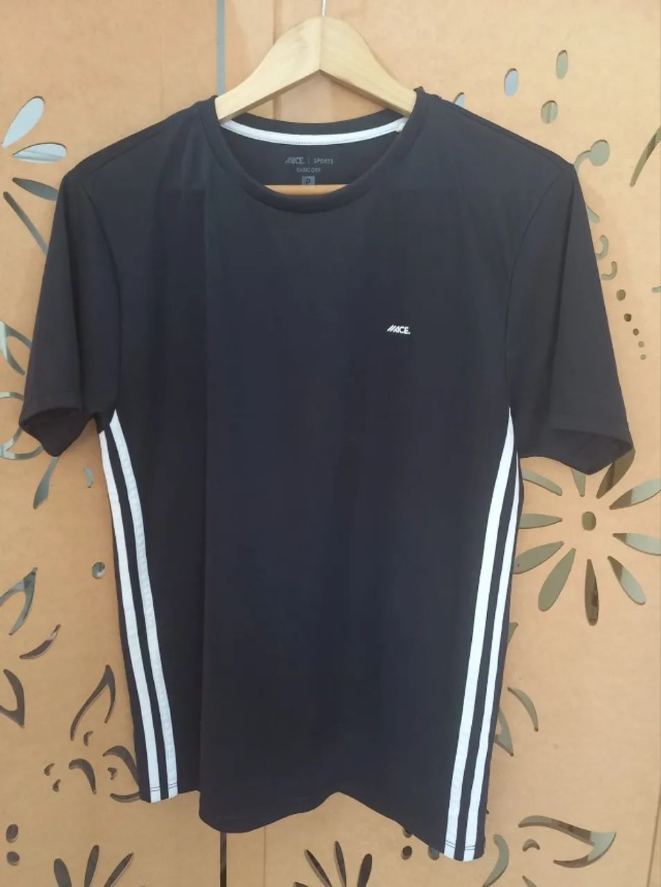 camiseta esportiva ace com listras preta - P - Foto 4