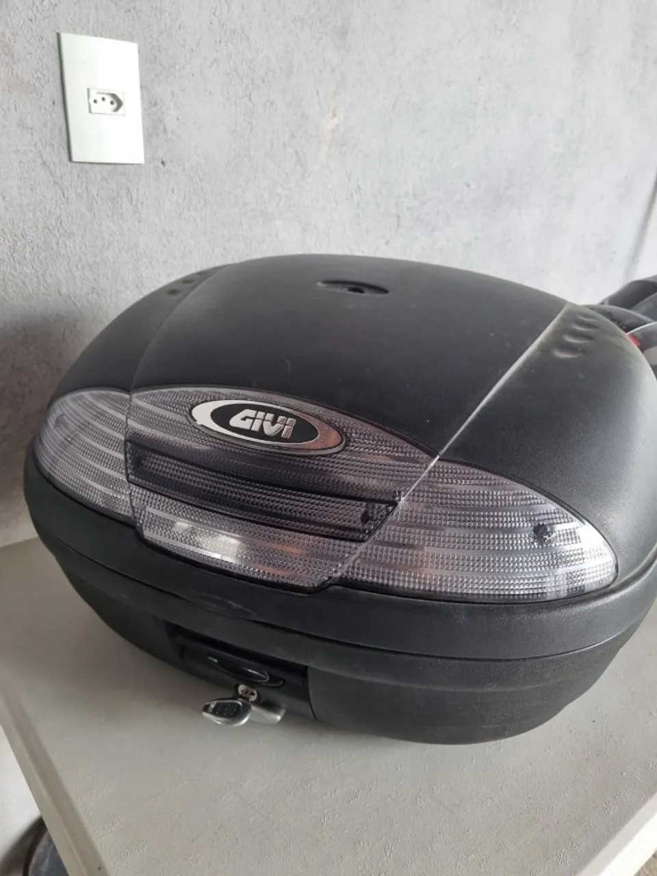 Baú Givi com suporte