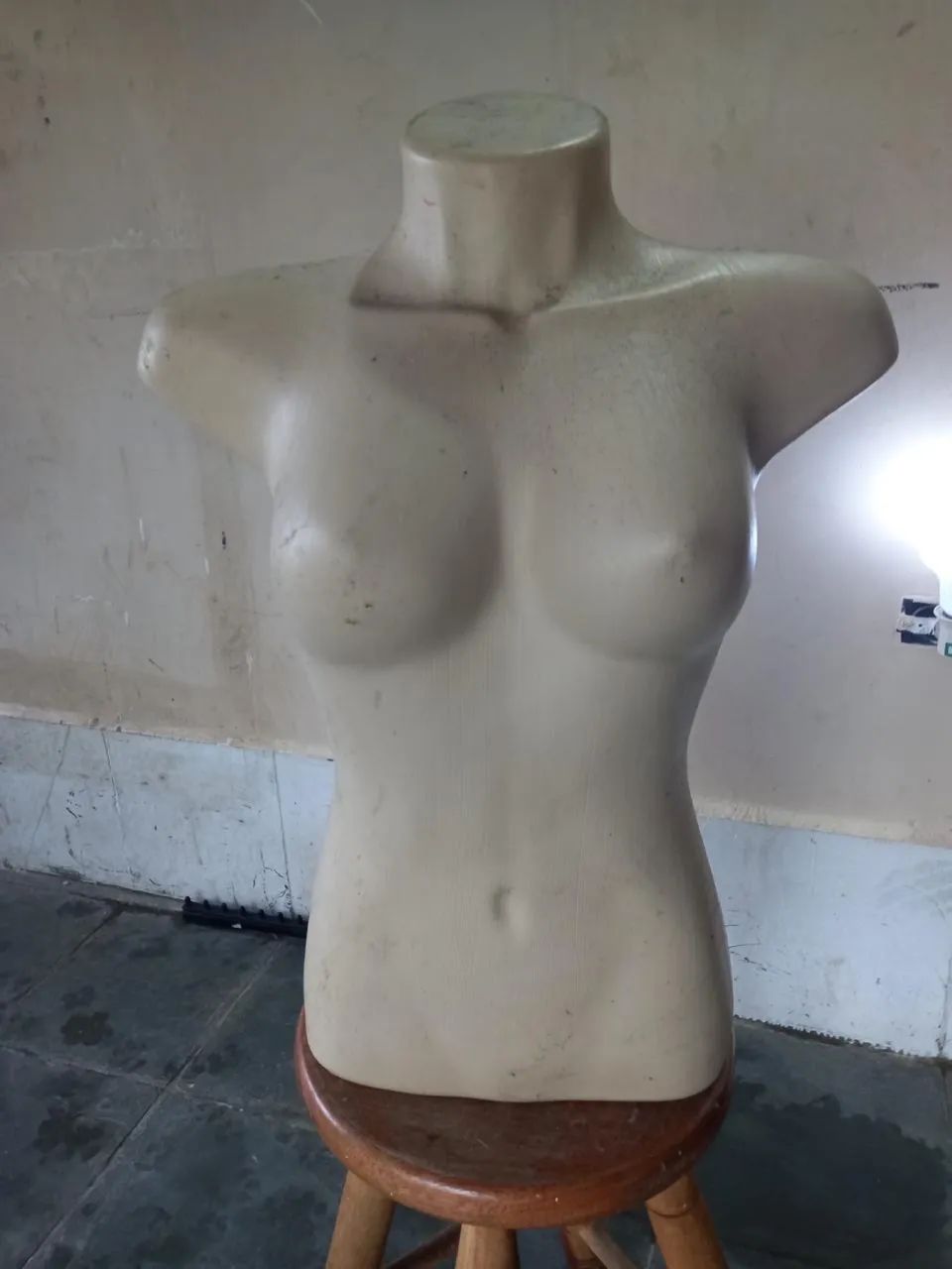 Manequim feminino para loja de roupa - Foto 3