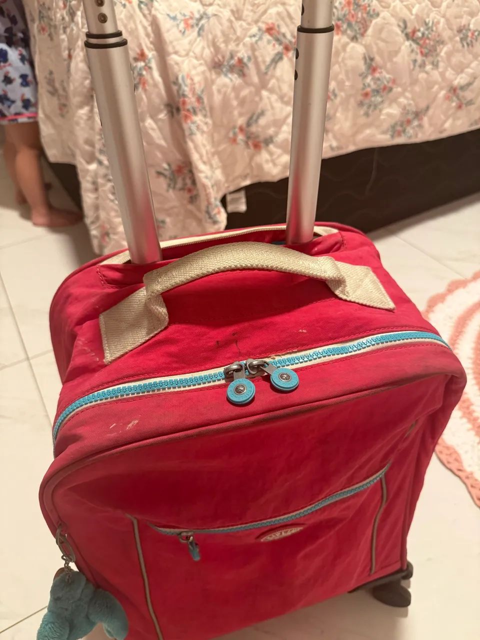 Kit mochila Kipling rodinhas com lancheira e estojo - Foto 2