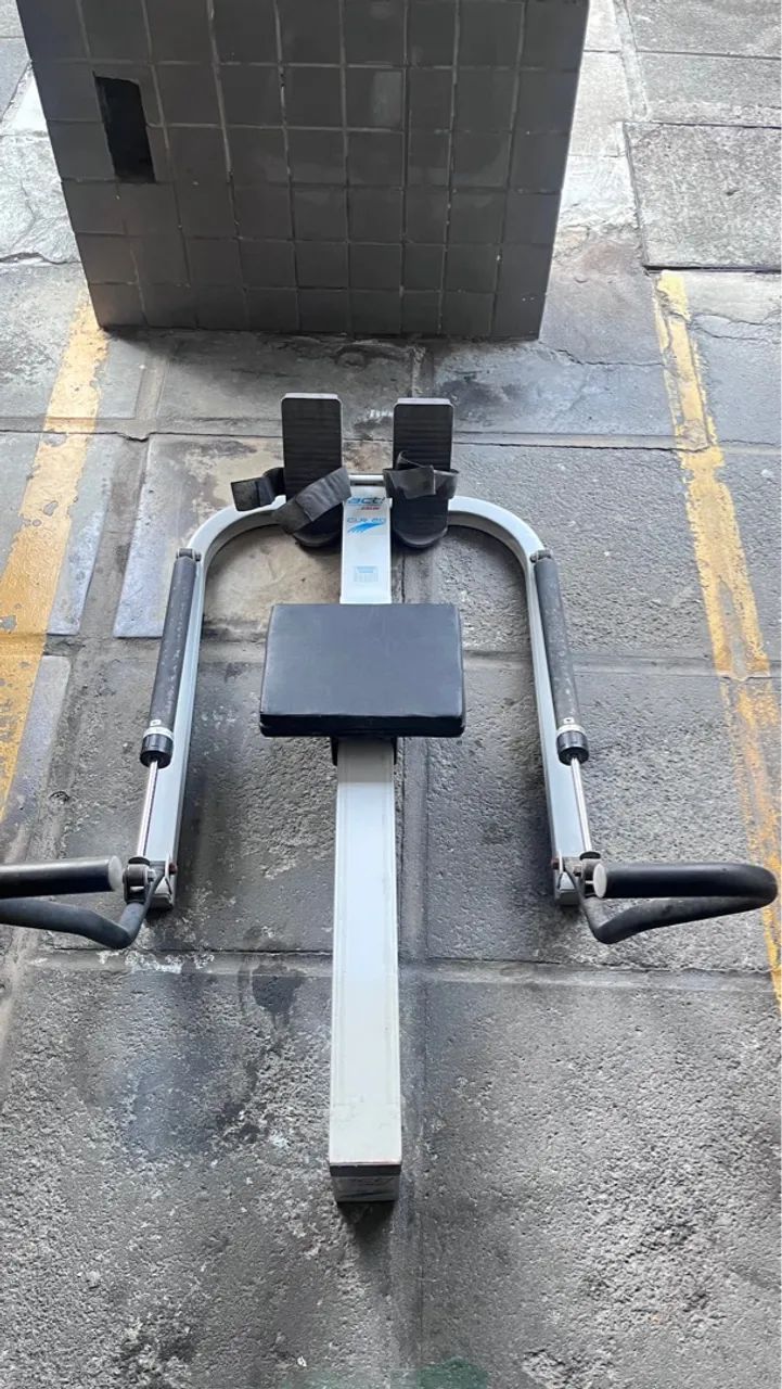 Remada doméstica para treino completo