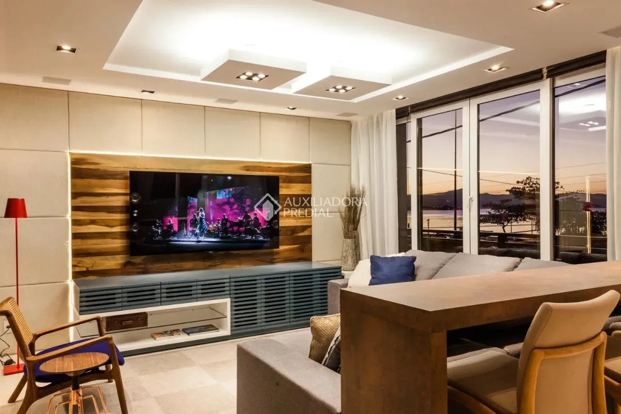 Apartamento à venda no centro com 290 m² e 4 dormitórios/quartos disponíveis.