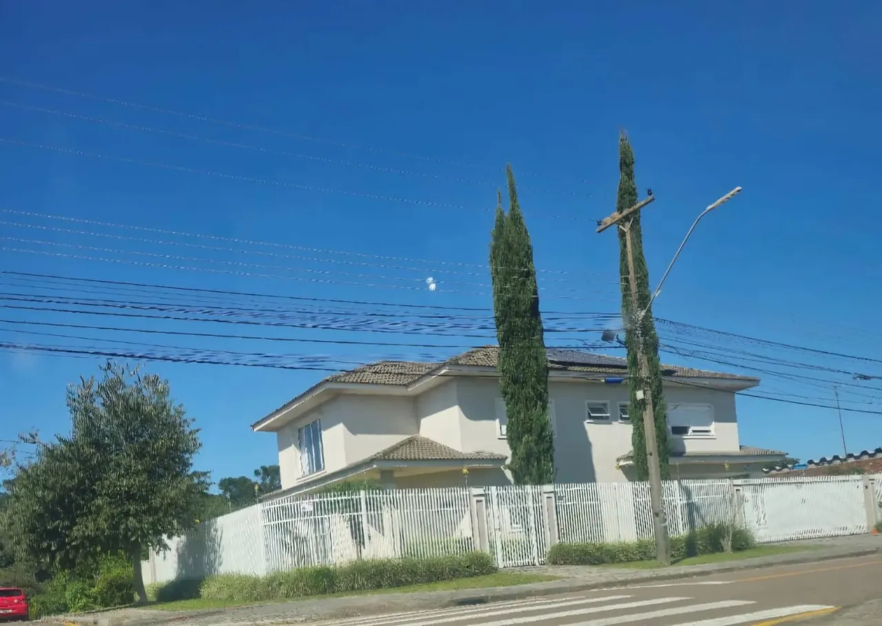 Sobrado para venda tem 288 metros quadrados com 3 quartos em Porto das Laranjeiras - Arauc