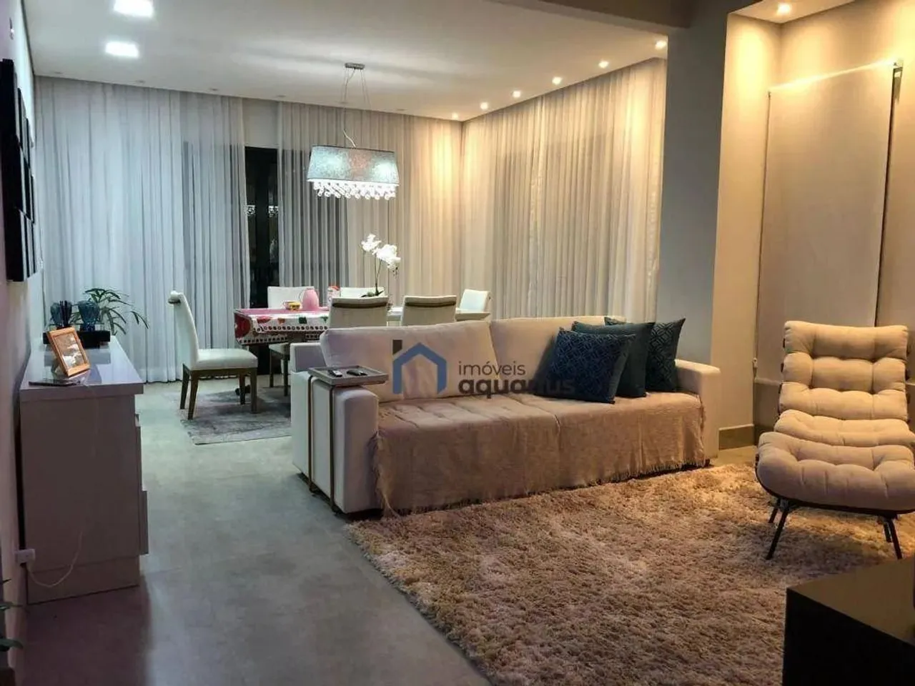 Sobrado em condomínio no Vila Branca, conforto e sofisticação