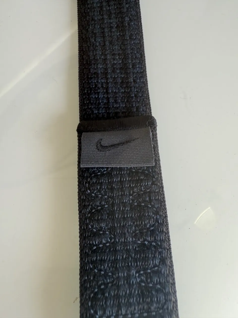 Pulseira original Apple modelo Nike Loop preta para Apple Watch de 42/44/45/46/49mm