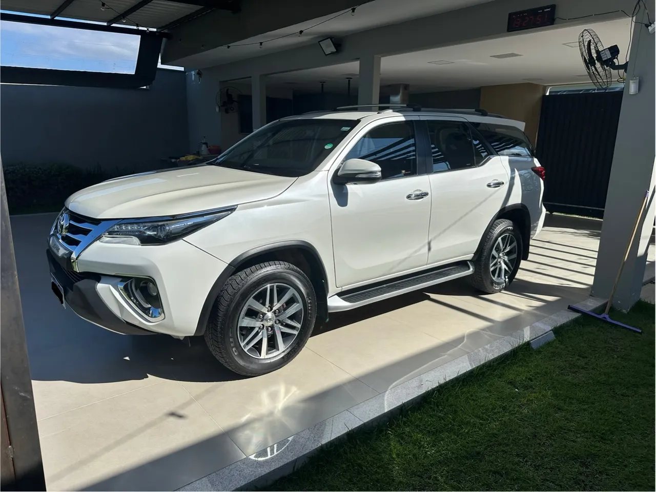 Hilux SW4 SRX 4x4 diesel 7 lugares