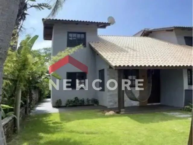 Casa em Rua Joaqquina Abreu de Araújo - Panorâmico - Garopaba/SC