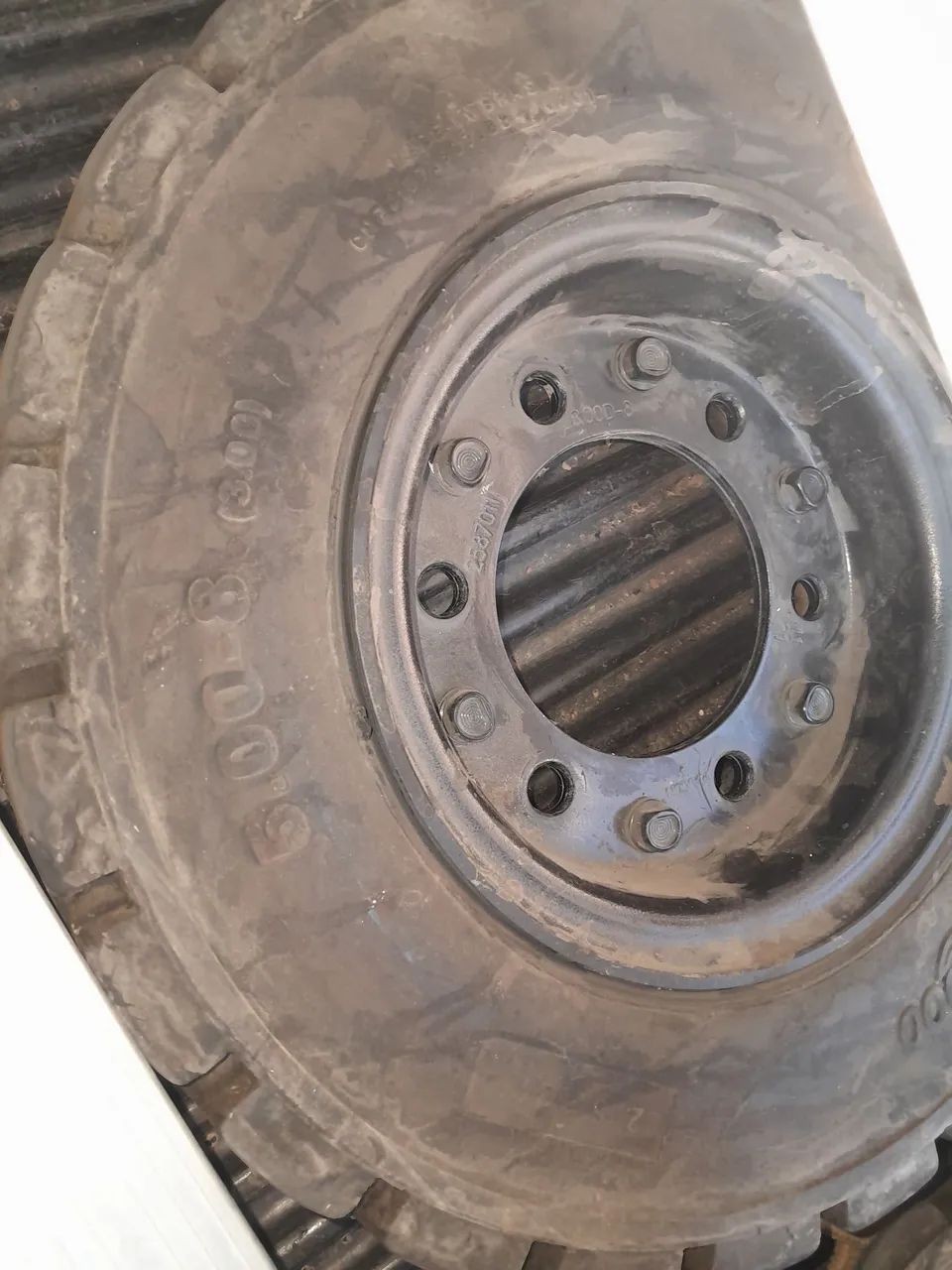 Pneu para Empilhadeira Standard Tyres ST-3000 - Foto 4
