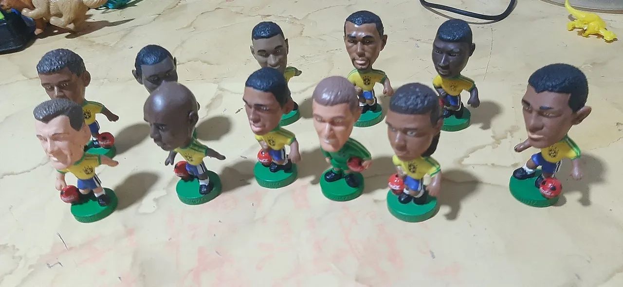 Bonecos Colecionáveis de Jogadores de Futebol - Foto 2
