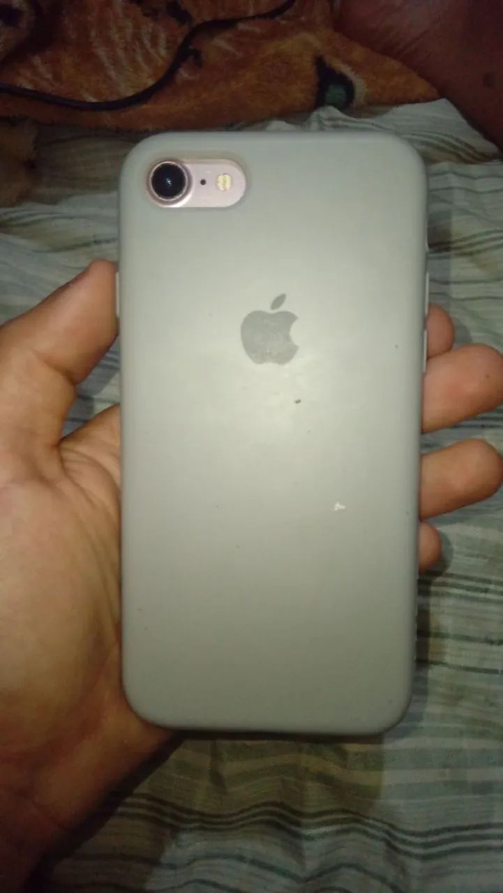 Troco 2 celular um iphone 7 e um Samsung A04