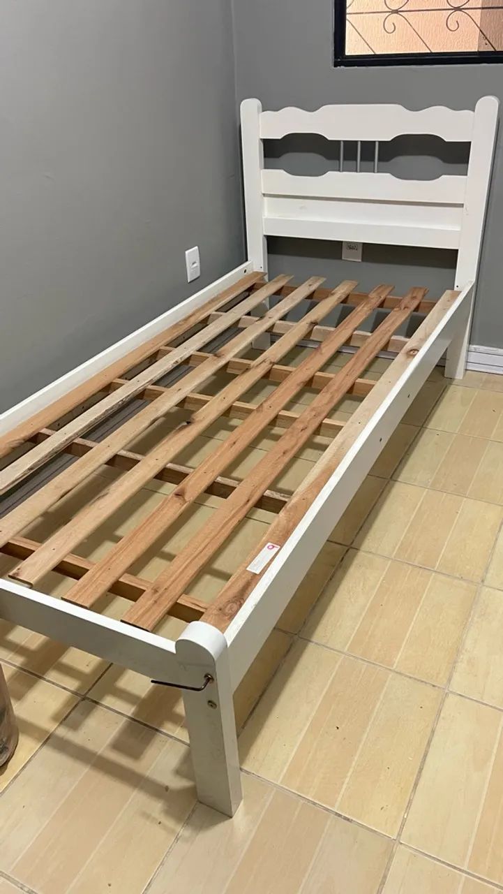 Cama de Solteiro Novinha 