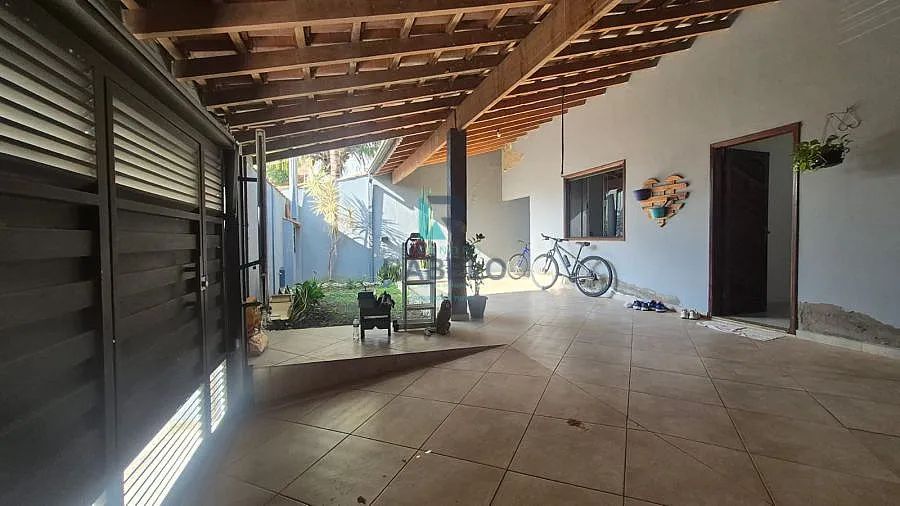 CASA AMPLA NO BAIRRO DO SÃO ROQUE EM LORENA-SP - Foto 2