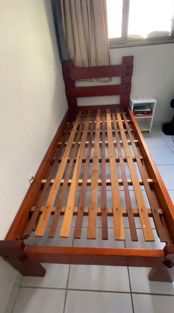 Cama de solteiro de madeira mogno - Foto 3