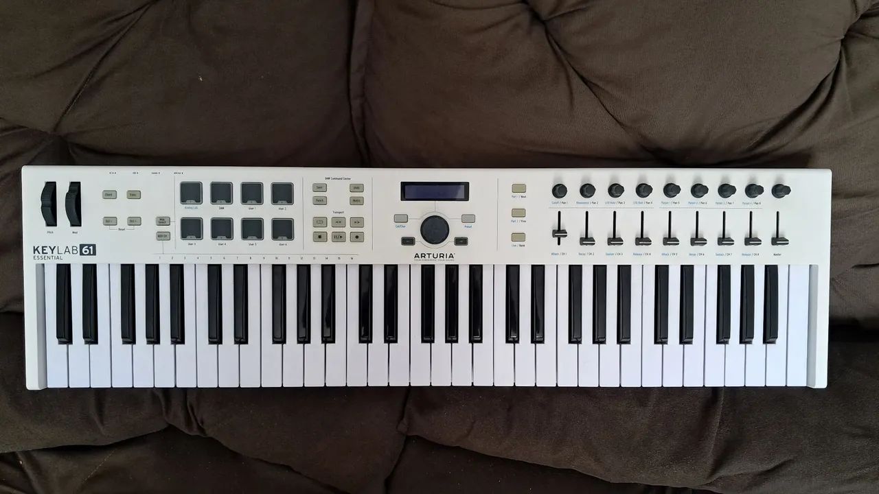 Arturia Keylab Essential 61 Branco - Instrumentos musicais - Campo