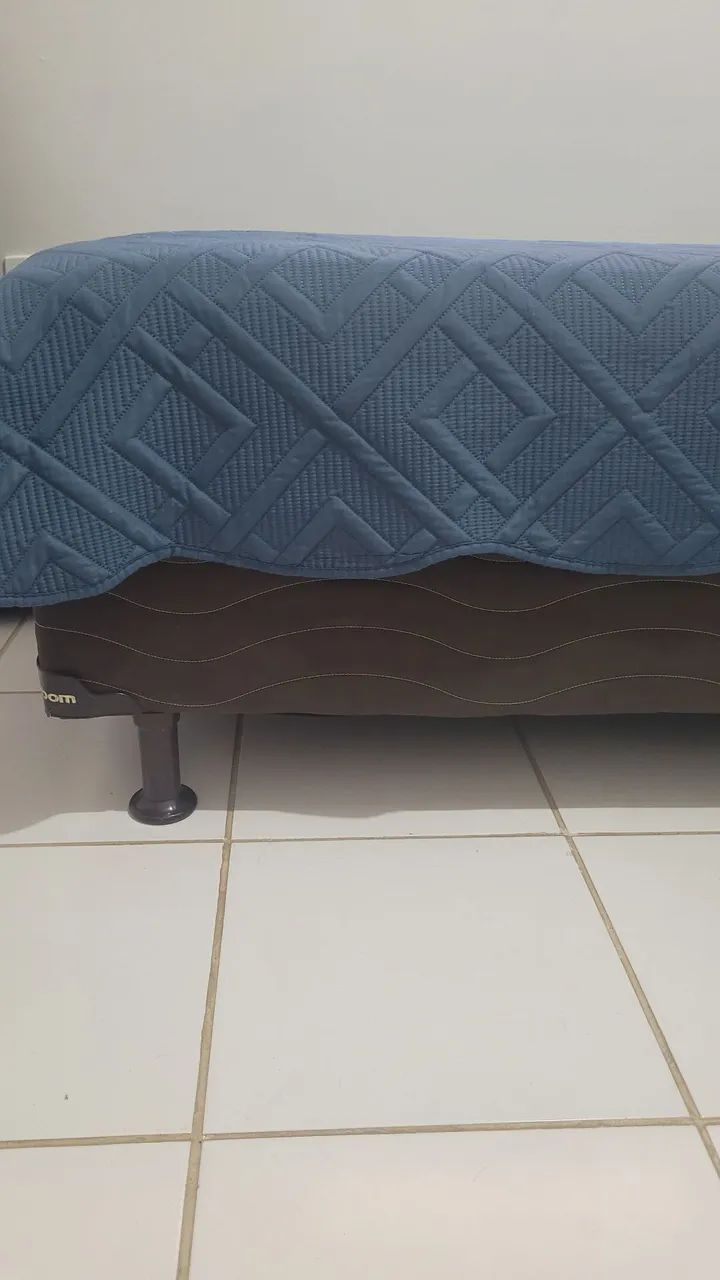 Vendo cama box solteiro conservada - Foto 3